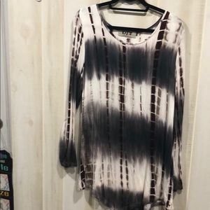 Beautiful tie-dyed tunic.